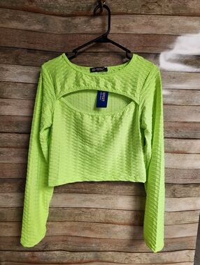 AQ-Sport Bright Lime Long-Sleeve Crop Top with Front Cutout